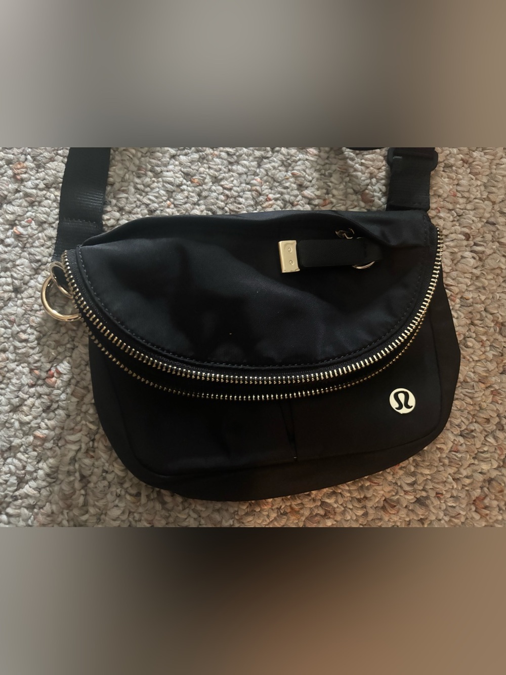 LULULEMON ATHLETICA | All Night Festival Bag Micro in Black/Gold